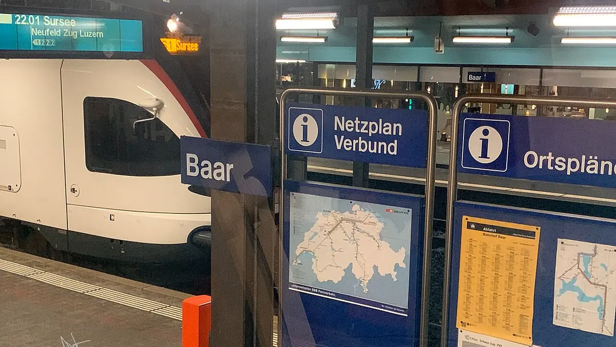 Cade dal ponte della ferrovia a Besnate: in gravi condizioni una donna di 68 anni