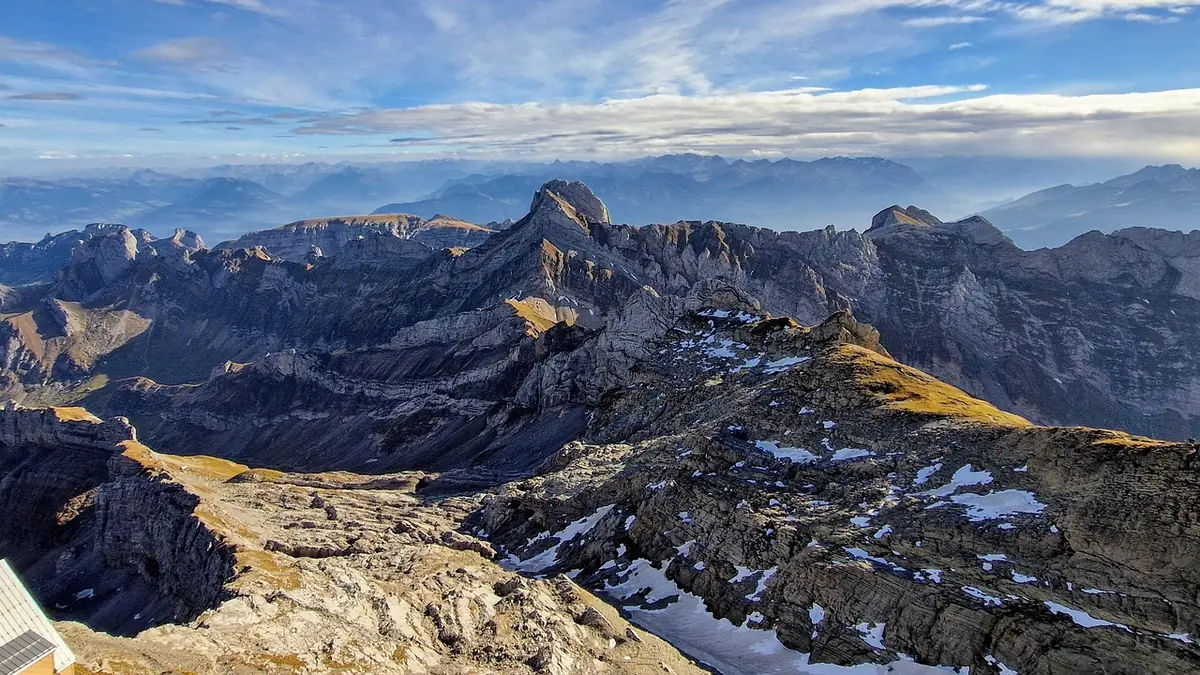 Sunrise taglia 147 posti, costi del personale -5%