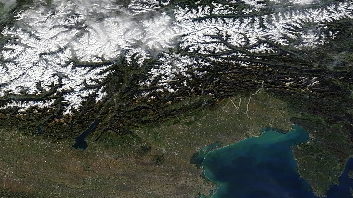Viaggi e consumi senza rinunce, nonostante il clima