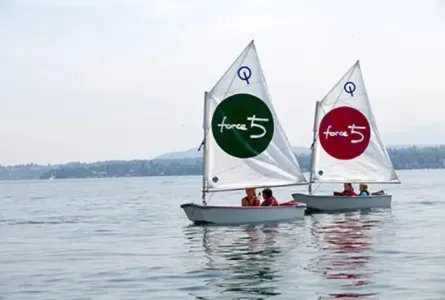 Activités estivales pour les seniors | Sortie en bateau à voile