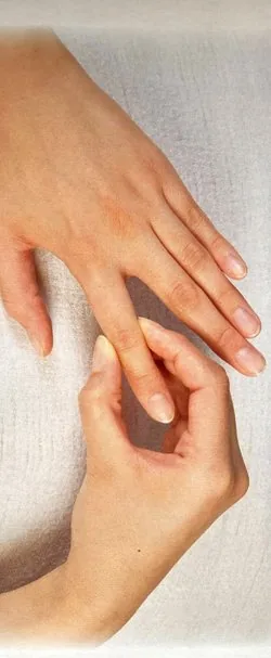 Durch Handreflexmassage zu mehr Wohlbefinden - wie geht das?