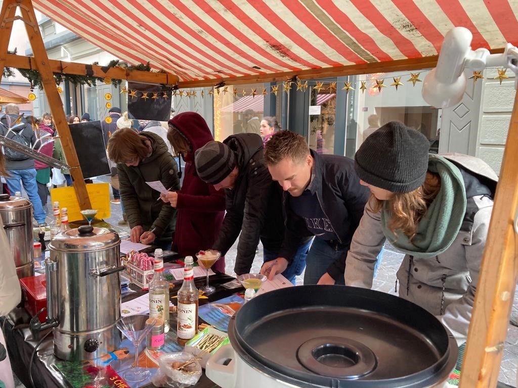 Weihnachtsmarkt mit dem Frauenarbeitskreis