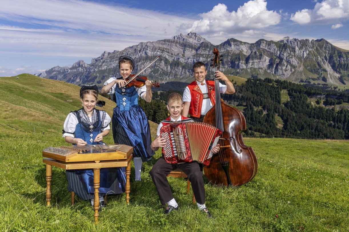 Soirée appenzelloise avec l'orchestre familial "Höhigruess".