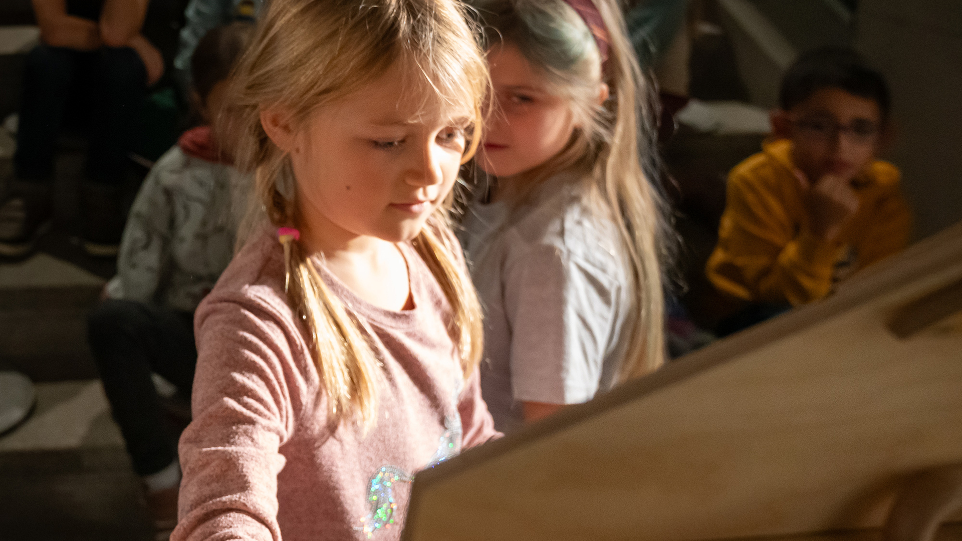 Story window – listen and discover