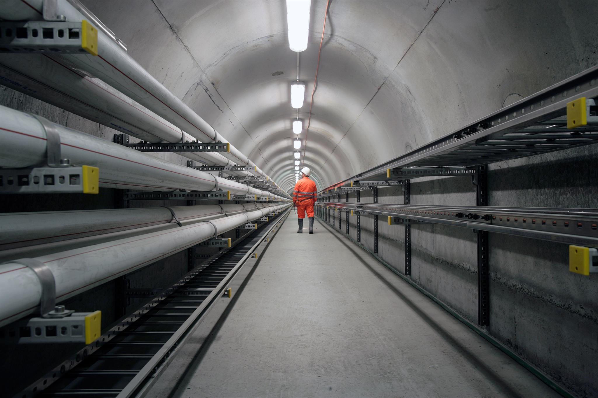 Visites guidées du tunnel Arrêt d’urgence Ferden