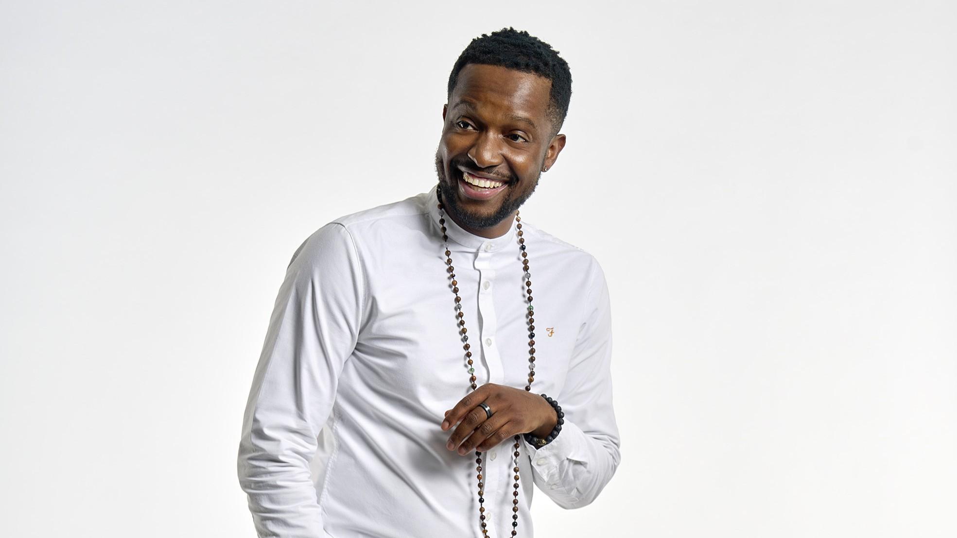 «Charles Nguela» au 35e Arosa Humorfestival