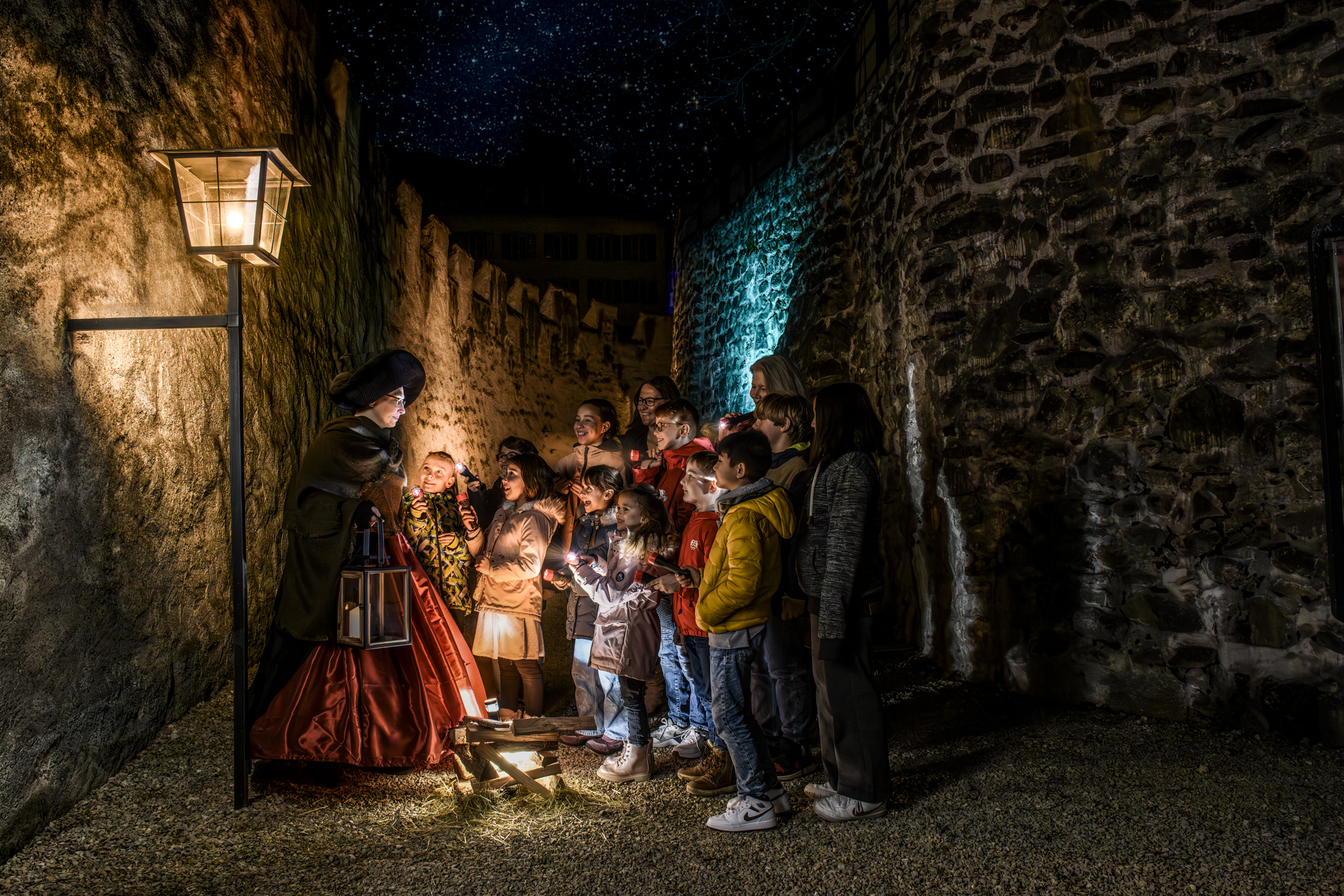 Taschenlampenführung durch die Burg