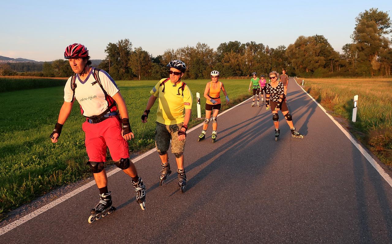 Plaisir et fitness Inline-Skate dans la vallée de la Reuss