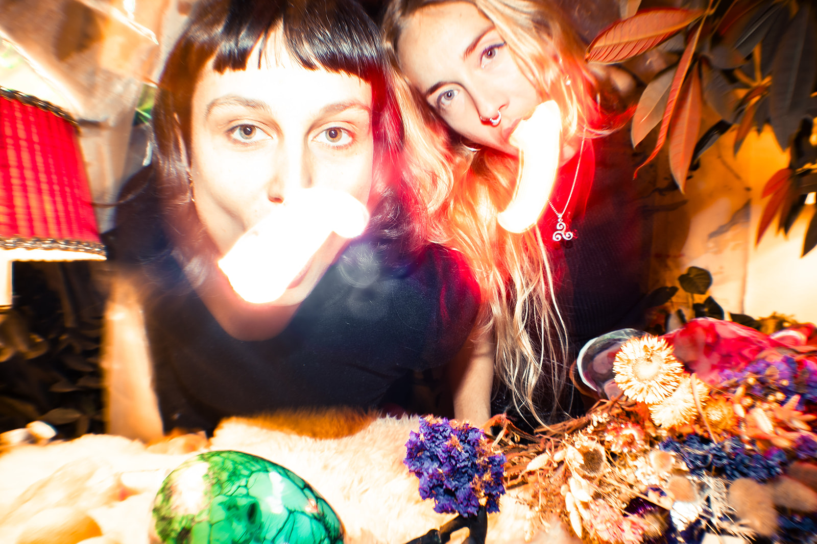 "Histoires d'amour dans le vide" Performance Naira Ramos et Laura Jana Luterbach