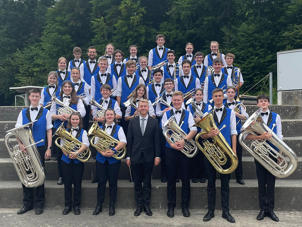 Concert sur la place du Brass Band Berner Oberland Junior