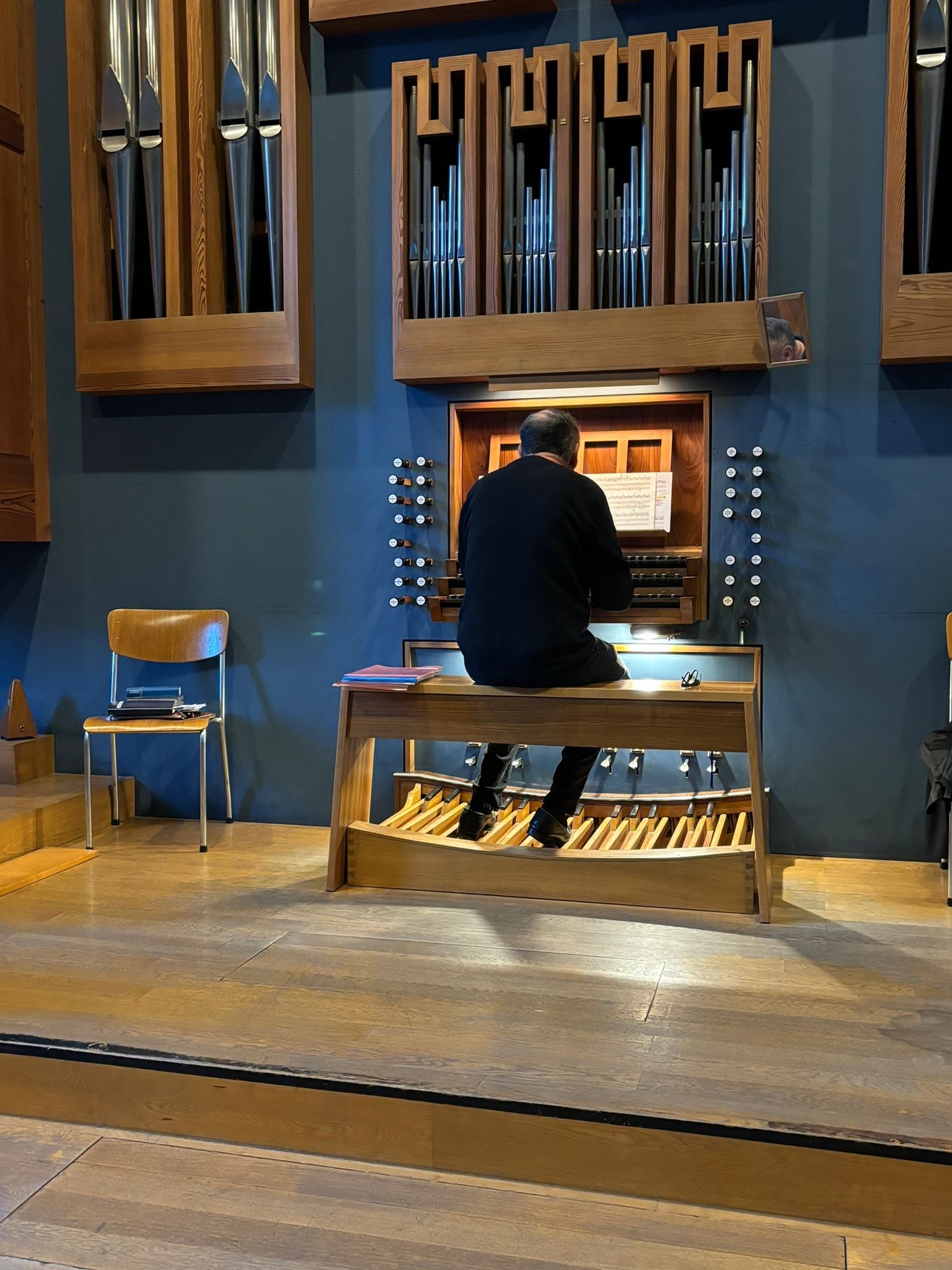 Orgelmusik bei Kerzenlicht in der Kirche St. Luzi im Advent mit Andrea Kuratle