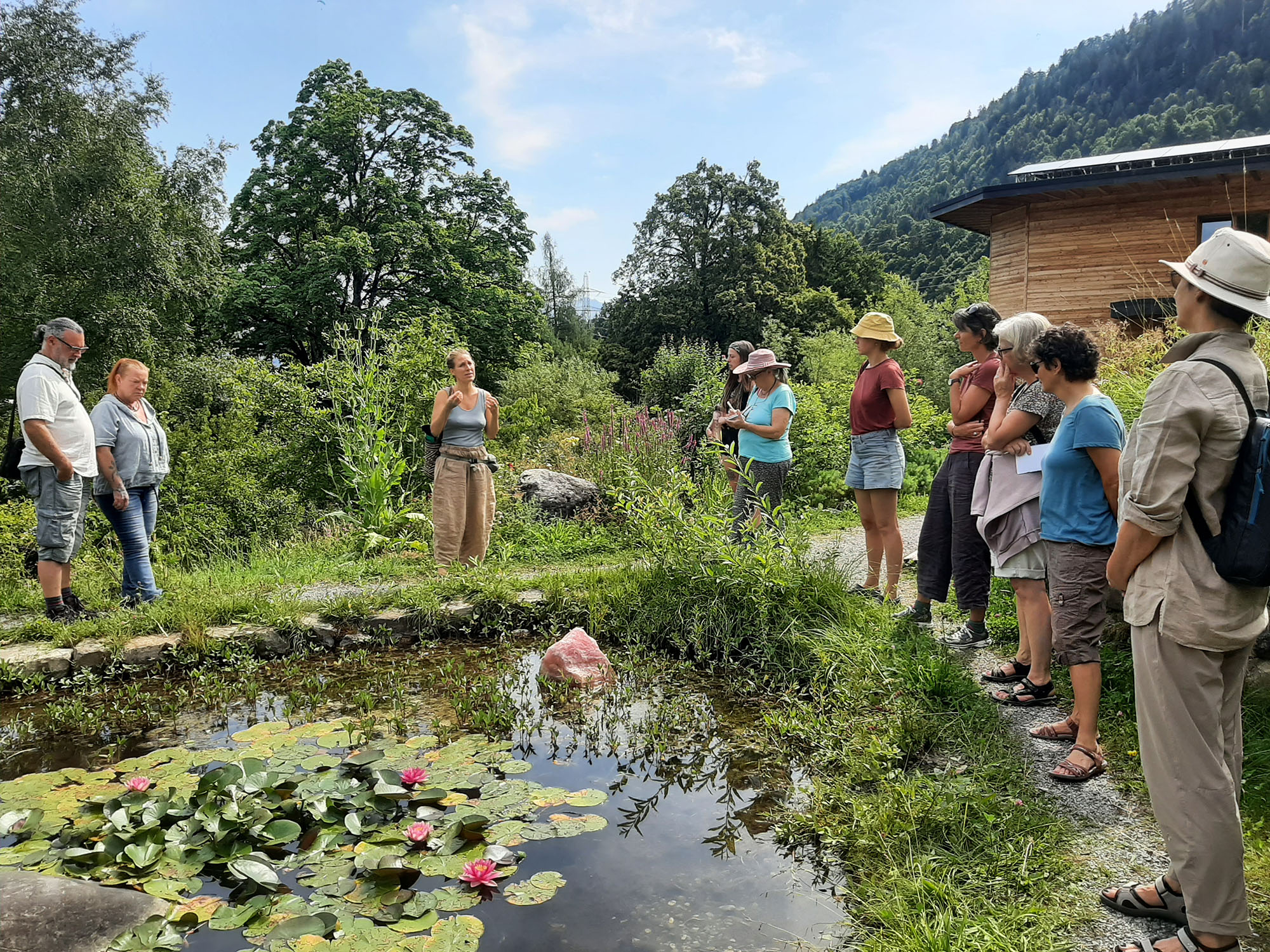 Visite guidée du paysage de permaculture alpine de la Schweibenalp