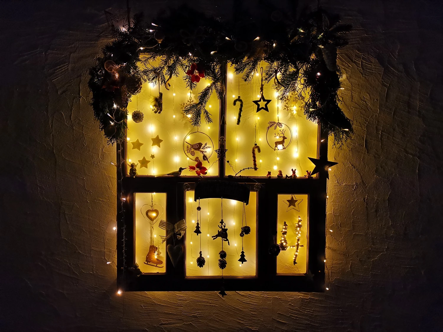 Advent windows in Bever