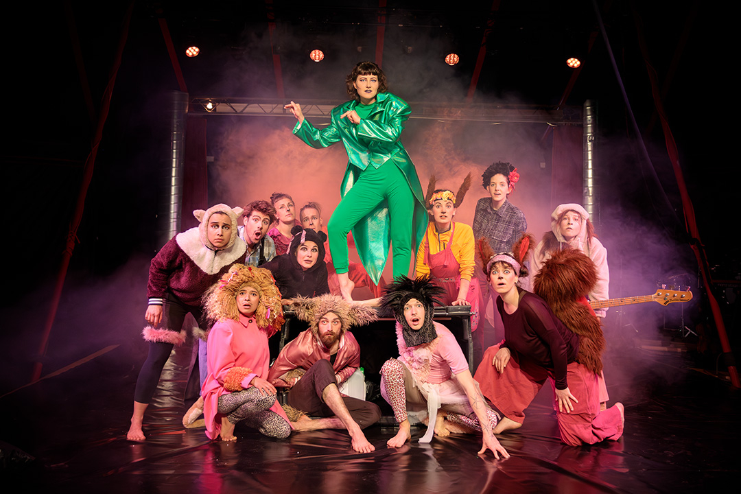 Derniere-Circolino Pipistrello spielt "Der Kroko-Deal"