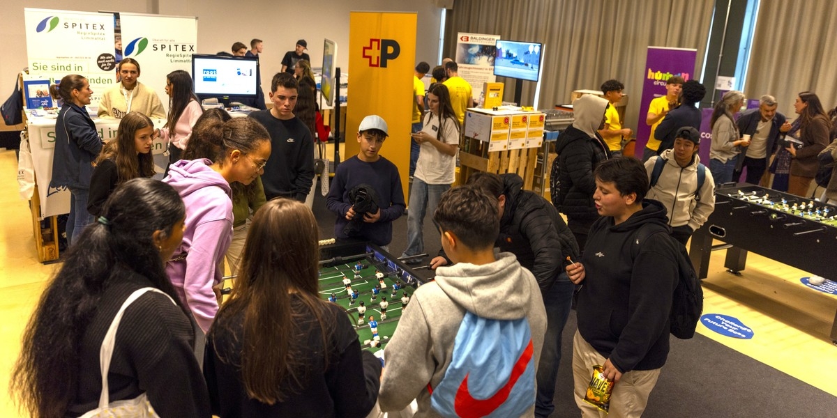Berufs- und Fachkräftmesse "Dini Chance"