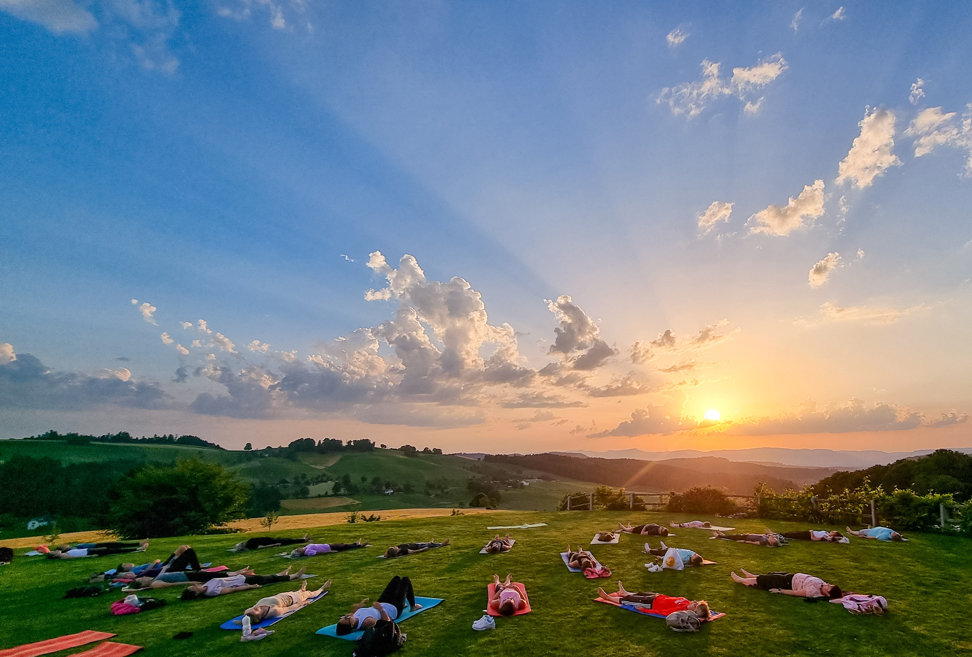 Sunset-Yoga mit Apéro in Fischbach 15.09