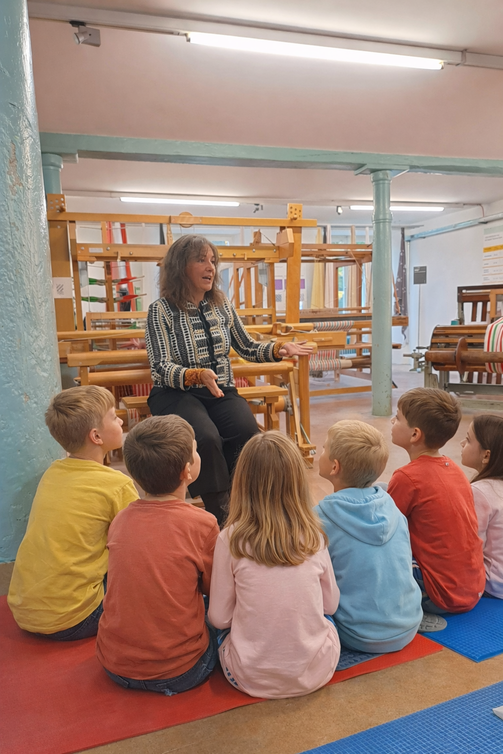 Märchenfäden spinnen im Museum