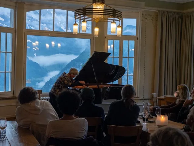 Zwischen Wort und Musik