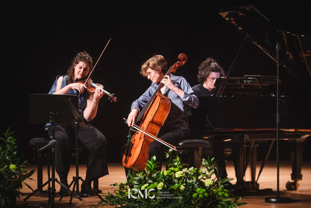 Dora Piano Trio