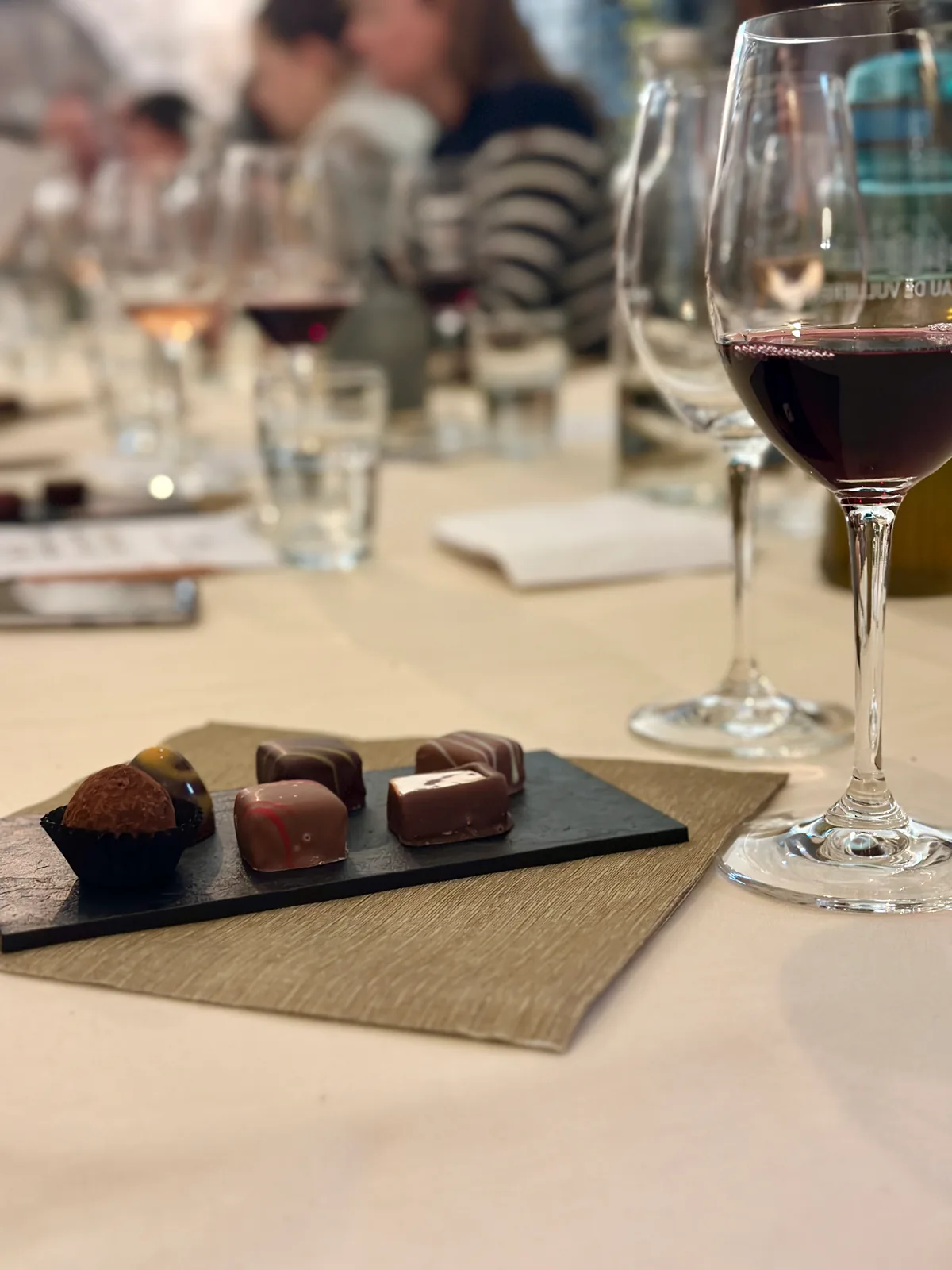 Accords diVins - Vins & Chocolats