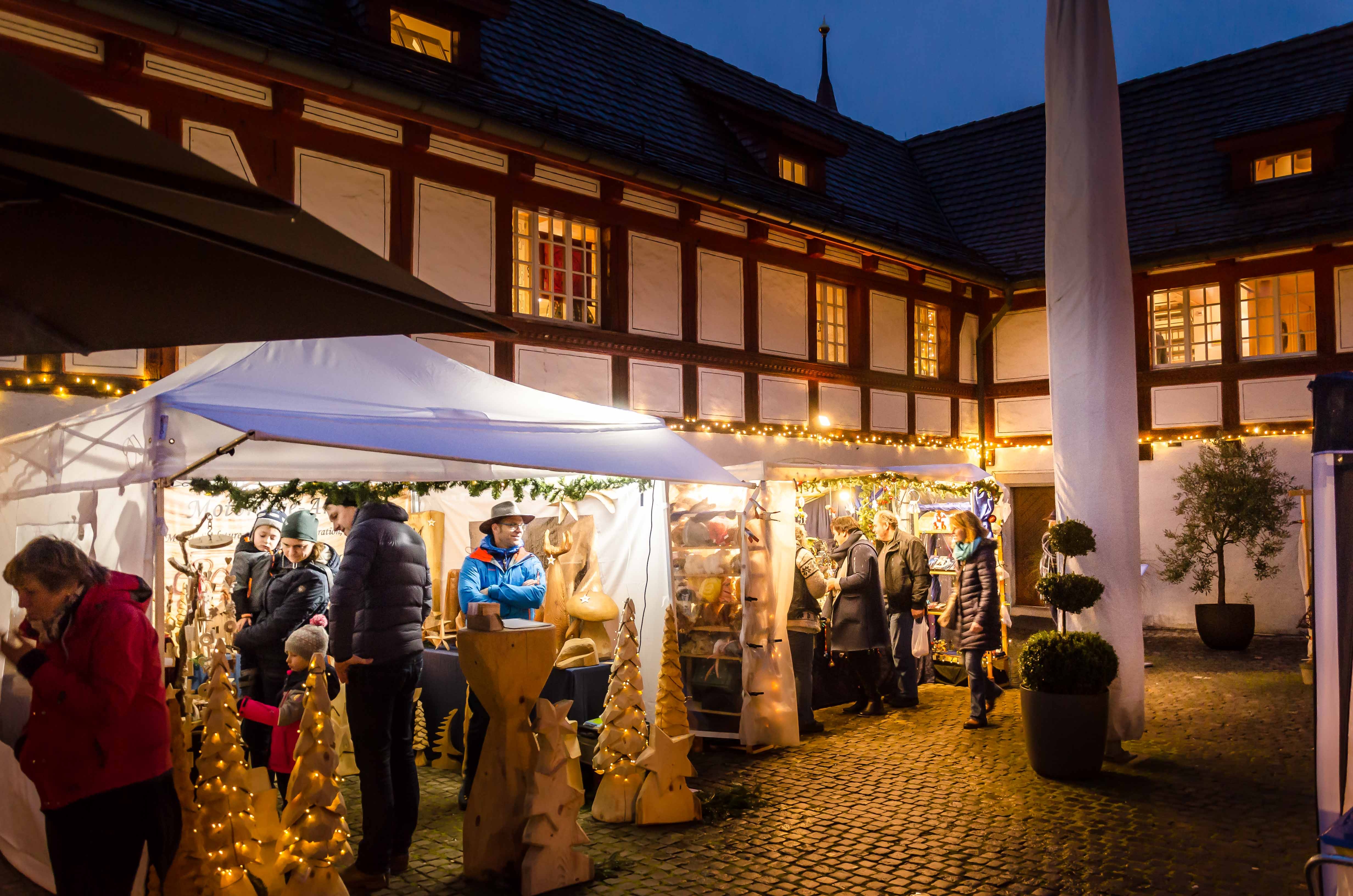 Advents-und Weihnachtsmarkt im Schloss Wyher