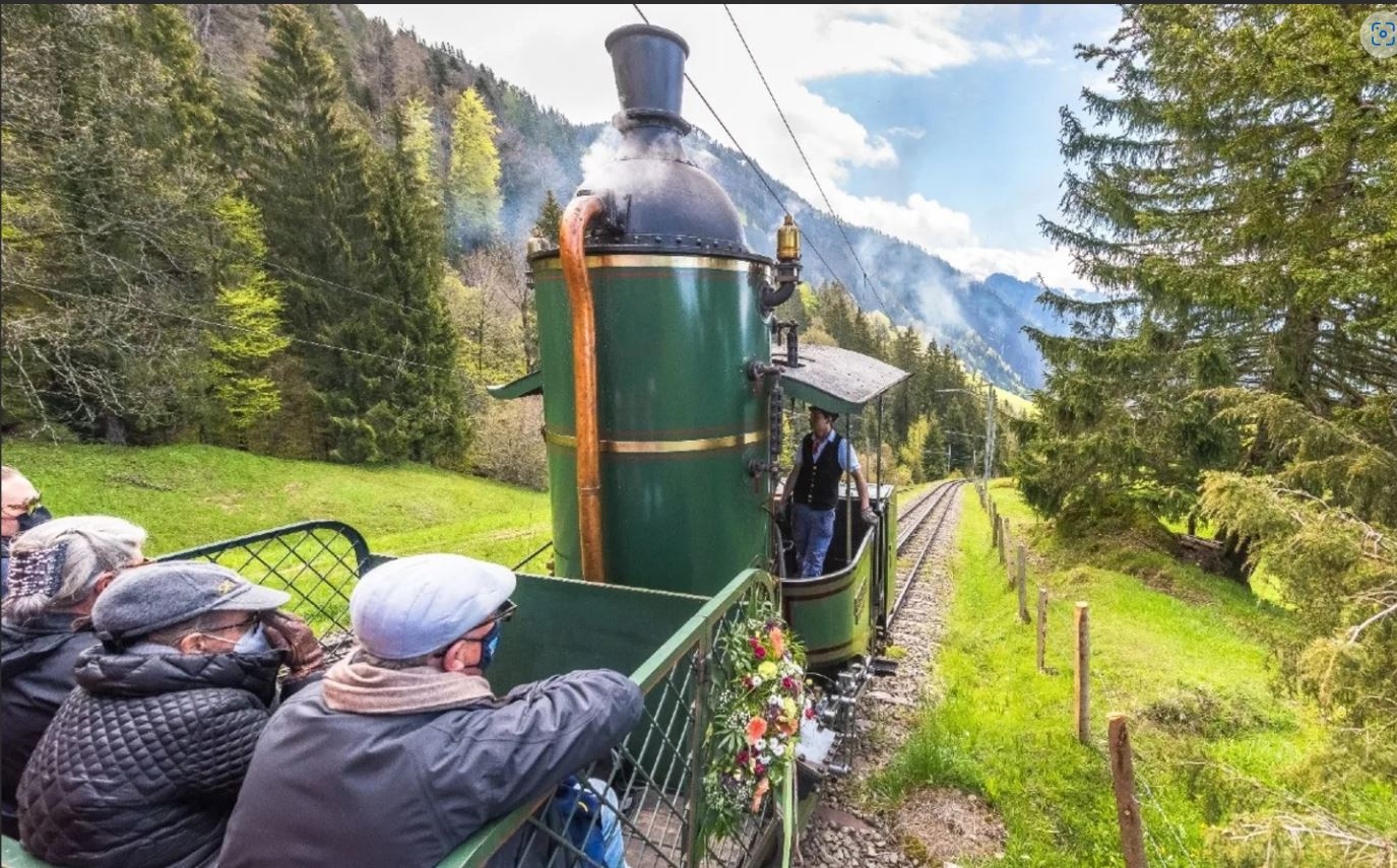 LOC 7 COURSES EN CORBEILLE | AU DÉPART DE GOLDAU