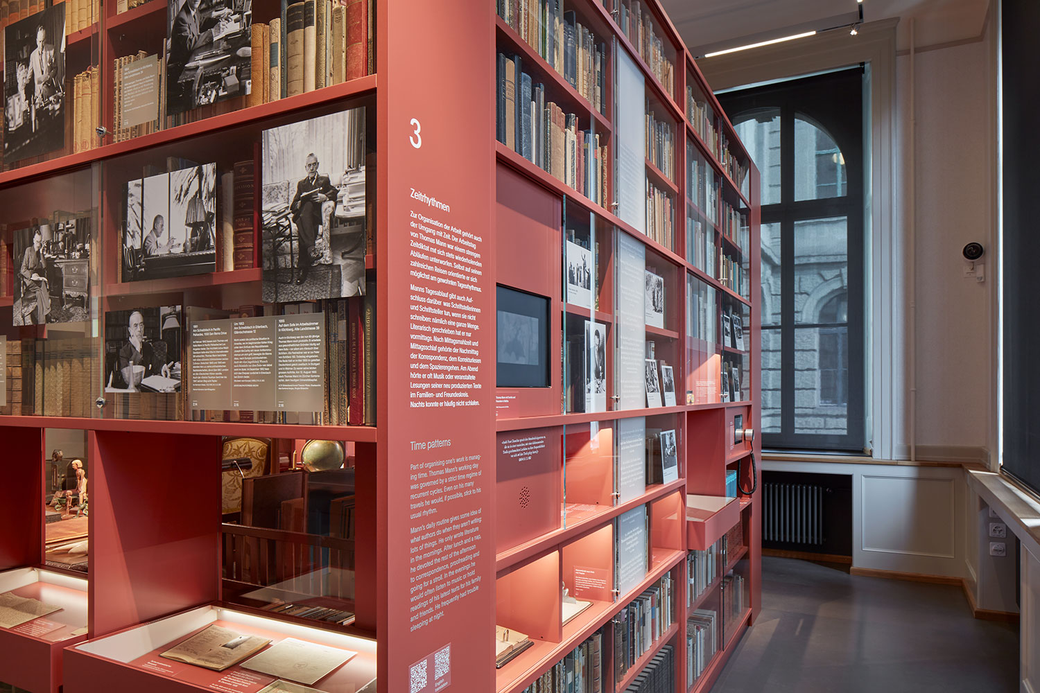 The Furnishings of a Writer. Thomas Mann and his study