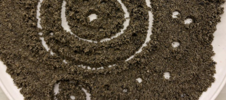 Arte aborigena: segni e punti nella sabbia